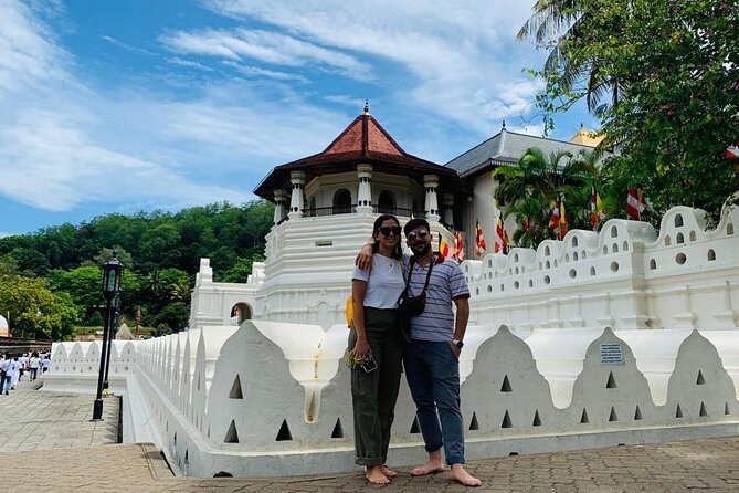 12 Days 11 Nights Experience Nature Culture & Beauty Of Sri Lanka - Days 5 and 6: Ella by rail, bridges, hikes, and caves