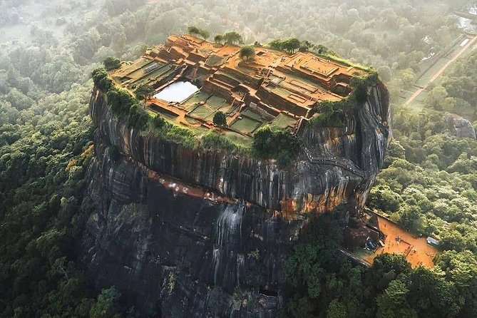 4 Days Tour to Kandy, Sigiriya & Nuwara Eliya - Day 3: village life and the road into tea country