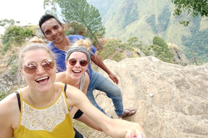 5 Days Tour in Sri Lanka (Hotels with Breakfast & Luxury Car) - Day 4: Southern beaches, Rumassala, and Galle Fort