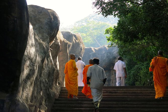 6-Day Sri Lanka Heritage Private Tour - Day 1: A long ride from the airport to Sigiriya