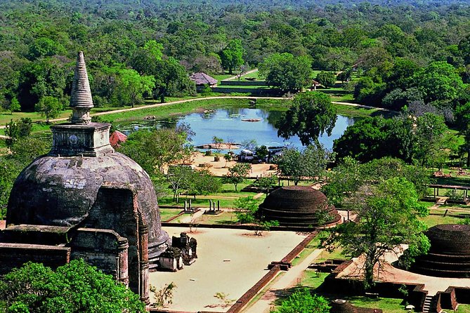 6-Day Sri Lanka Heritage Private Tour - Day 2: Polonnaruwa ruins and the climb up Sigiriya