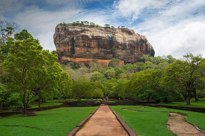 6 Days Nature And Culture Tour - Day 3: Dunhinda Falls, Ella, and the Nine Arches Bridge