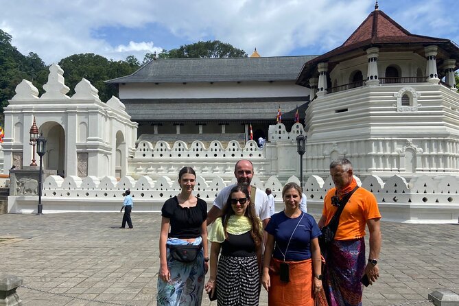 7 Day 6 Night Sri Lanka Culture and Beach Escape - Day 4: Ella’s bridges, hills, and waterfall