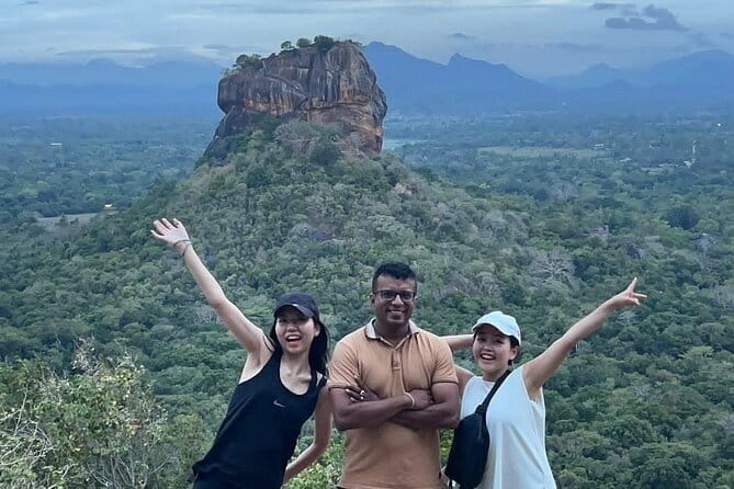 7 Days Private Guided Tour in Sri Lanka - Day 2: Kandy views, spices, gems, and evening dance