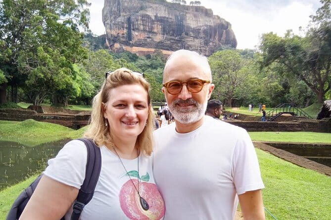 7 Days Sri Lanka Sightseeing Tour - Day 4: Ella, Nine Arches Bridge, and the train ride