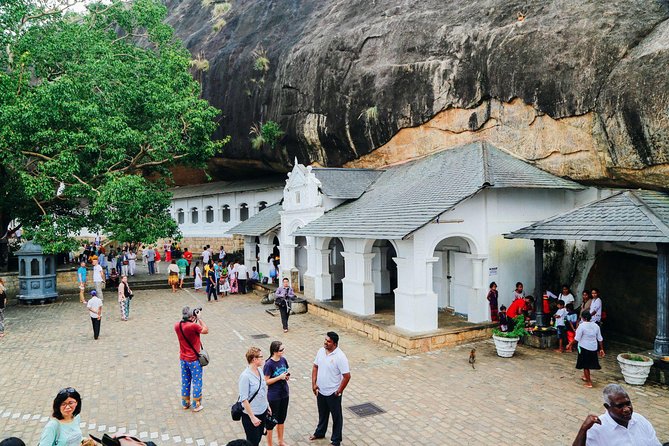 8-Day Private Ramayana Trail Tour from Colombo - Day 4: Gayathri Peedam and the Hanuman temple