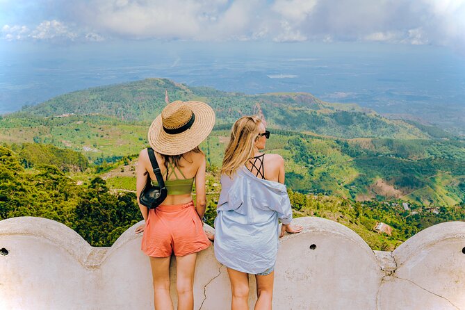 8 Days Private Guided Multi Day Tour in Sri Lanka - Day 1: Airport arrival and Kandy
