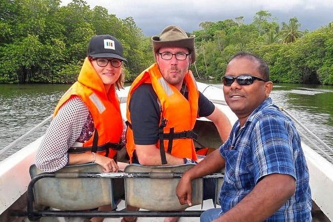 Adam’s Peak Night Hike Experience [One Day & ALL INCLUSIVE] - What to pack for the 2:00 AM start