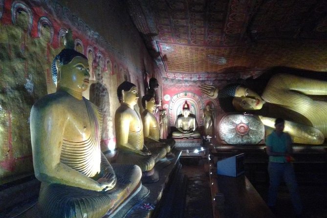 All inclusive Private Day tour Sigiriya, Dambulla & traditional village tour - Lunch at Oak Ray Restaurant in Inamaluwa