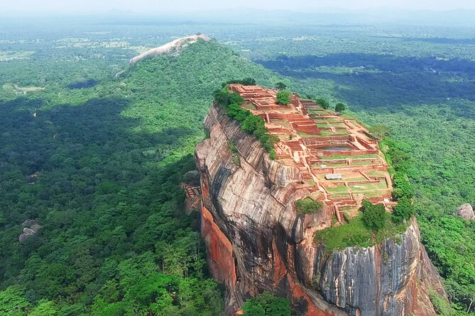 All Inclusive Sigiriya and Dambulla Day Tour from Colombo - A rice and curry lunch in a local home
