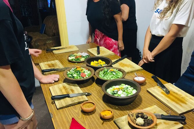 Authentic Sri Lankan Cooking Class in Kandy with Local Family - What the informal format means for you