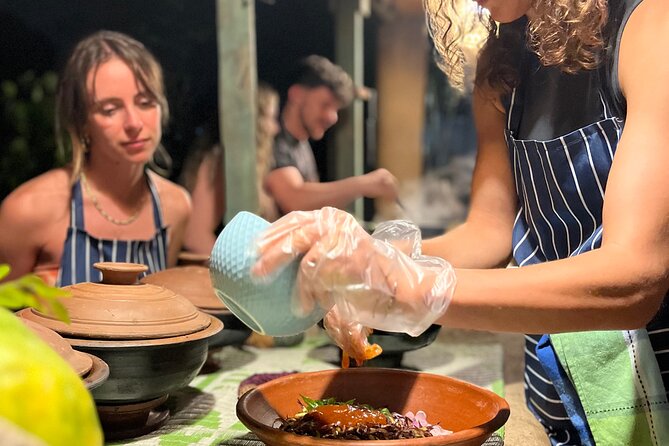 Authentic Sri Lankan Cooking Experience - Learning the family methods behind the food