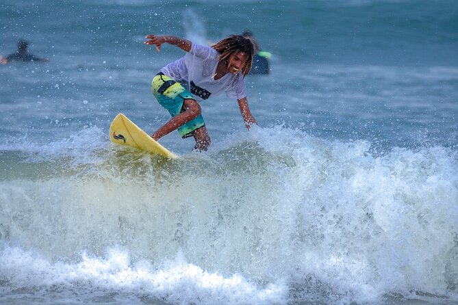 Beginner Surf Lesson in Arugam Bay - The free half-hour of surfing