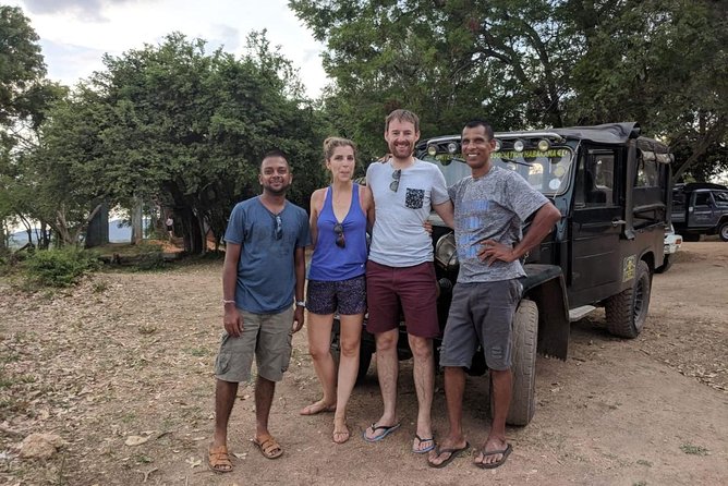 Chauffeur guide and Tour organizer - Tea fields and the central highlands