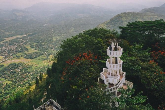 Climb sky-scraping tower in Ambuluwawa from Kandy - Leaving Kandy in a private tuk tuk