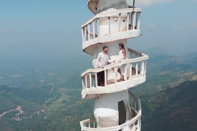 Climb sky-scraping tower in Ambuluwawa from Kandy - Who will enjoy this outing most?
