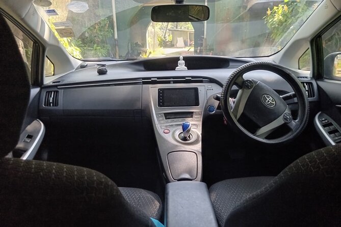 Colombo Airport (BIA) to Galle Private Airport Transfer - A private car for the road toward Galle