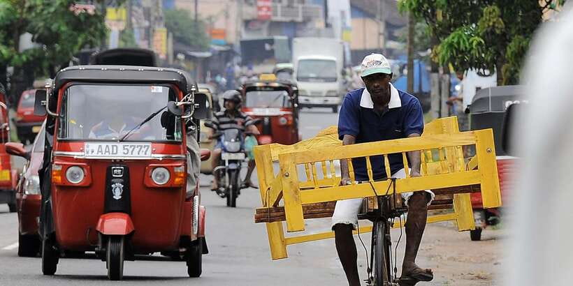 Colombo: All-Inclusive Morning & Afternoon Private City Tour - Four hours to read Colombo at a useful scale