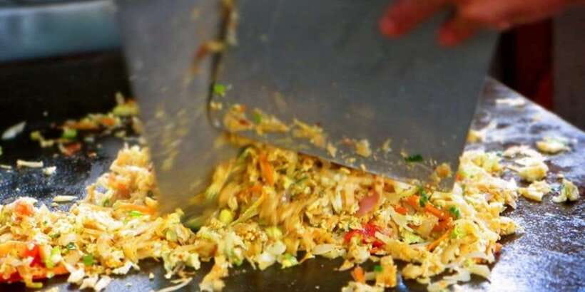 Colombo: All Inclusive Street Food Tour - The unusual bite: Sri Lankan prawn crackers