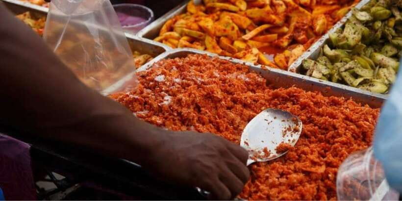 Colombo: All Inclusive Street Food Tour - Rain plans and the importance of your guide