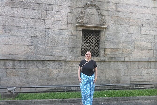 Colombo by Tuk Tuk – Sightseeing Entry Fees included - Pettah Market and the Old Town Hall