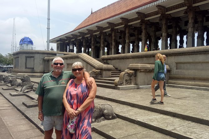 Colombo City Day Tour - Shopping is part of the finish