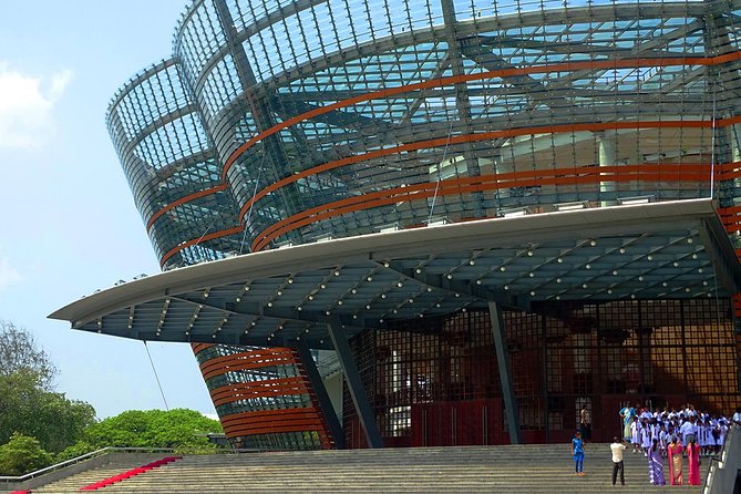 Colombo City Drive by Bookingmart Holidays Pvt Ltd - Pettah Market: Colombo at Street Level