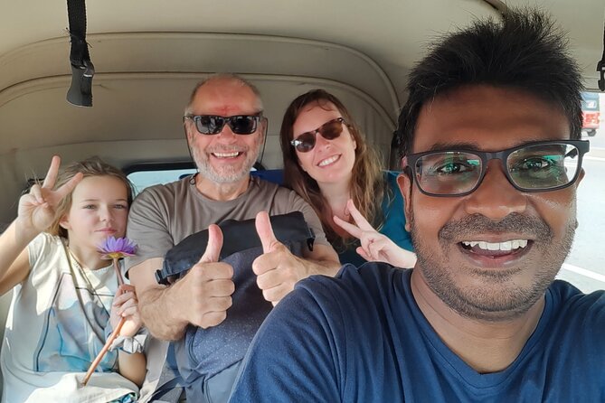 Colombo City Highlights by Tuk Tuk – All-Inclusive Adventure - Morning lunch or afternoon street-food dinner