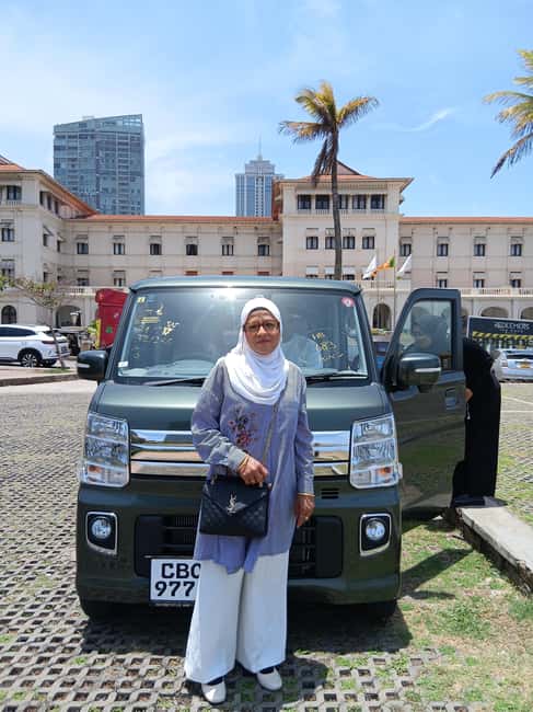 Colombo: City Sightseeing Tour by Car with Driver-Guide - What the private car adds