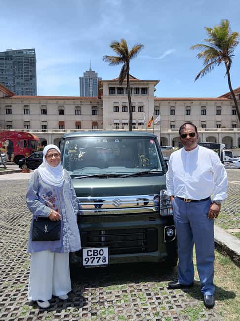 Colombo: City Sightseeing Tour by Car with Driver-Guide - Gangaramaya Temple and Colombo’s many traditions