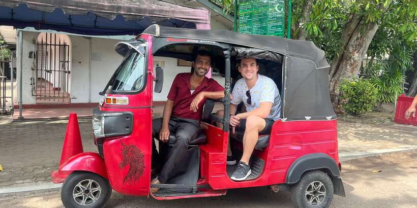 Colombo: City Sightseeing Tour by Tuk-Tuk with Pickup - Independence Square and modern national memory