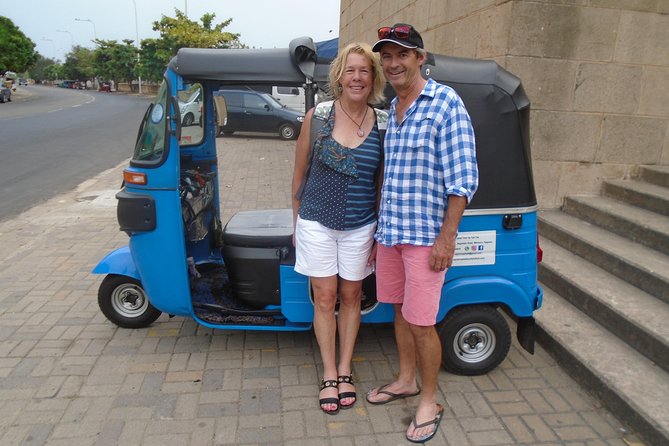 Colombo City Tour by Car – Private & All-Inclusive - Pettah Market and the Red Mosque area
