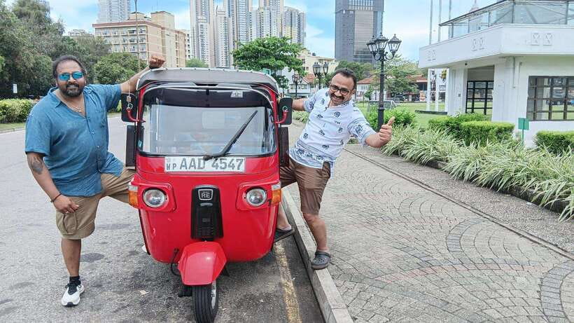 Colombo City Tour by Tuk-Tuk with Hotel Pickup - All Include - Dutch Hospital and the short shopping stop