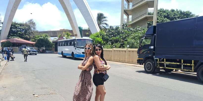 Colombo: City Tour by Tuk Tuk with Srilanka Traditional Food - Gangaramaya Temple and Colombo’s sacred side