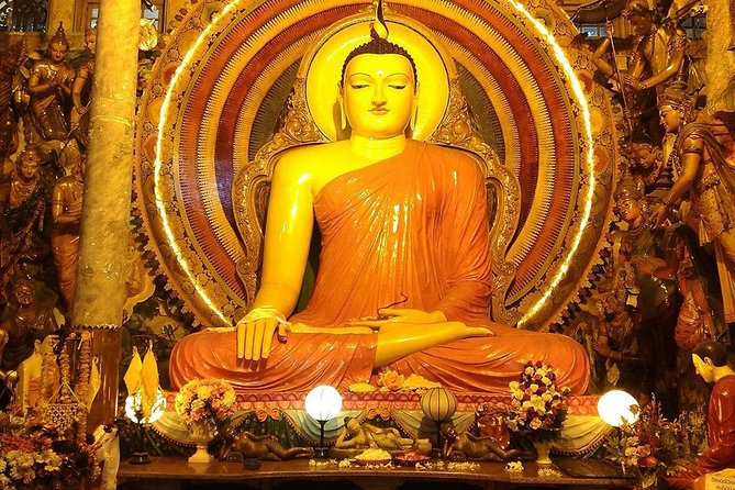 Colombo City Tour from Negombo - Independence Square and the nearby modern landmarks