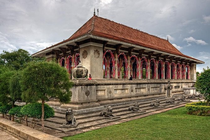 Colombo City Tour from Negombo - Dutch Hospital and the old Fort atmosphere