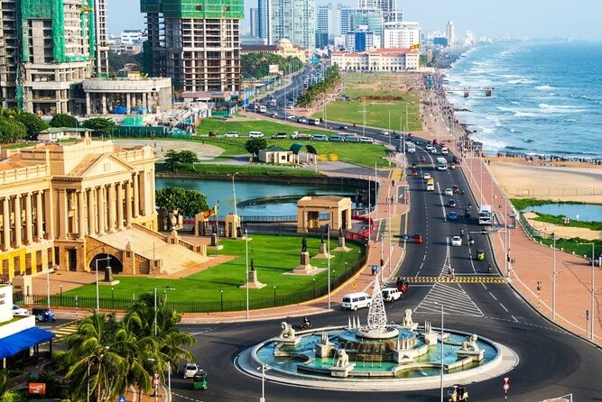 Colombo City Tour With Historical Places ( All Inclusive ) - Galle Face Green and the sea edge