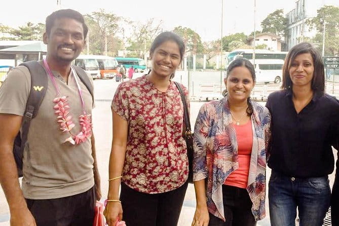 Colombo (CMB) Airport to Kandy City Private Transfer - What happens when your flight is late