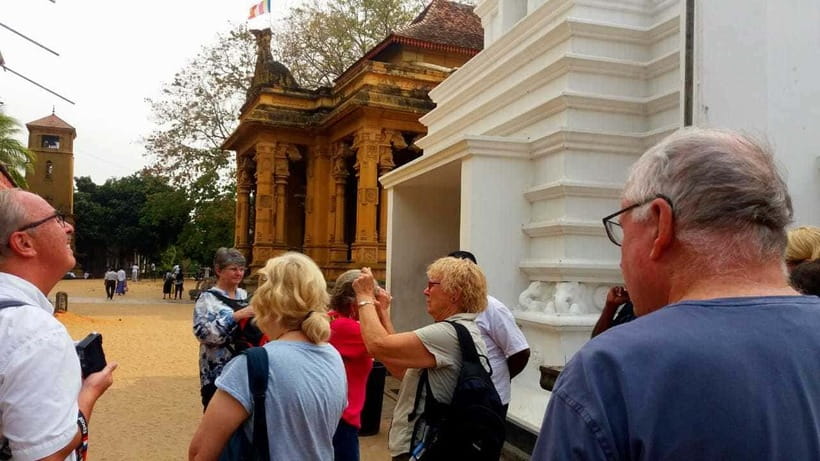 Colombo: Guided City Tour - Pettah markets show Colombo in motion