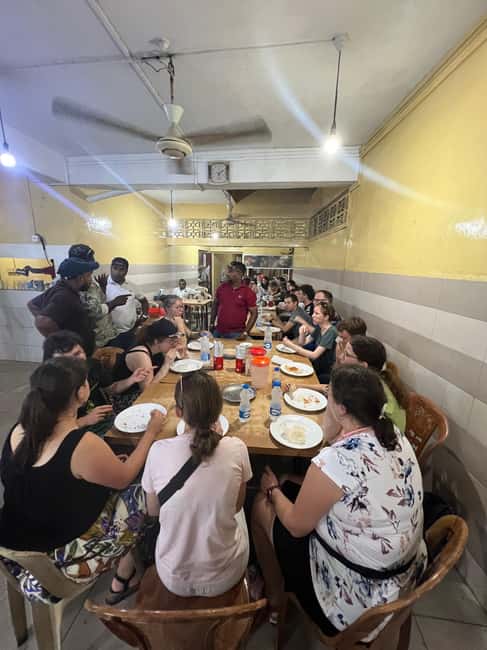 Colombo: Local Food Tour & Sightseeing by Tuk-Tuk with Meals - Riding through Colombo with a local guide