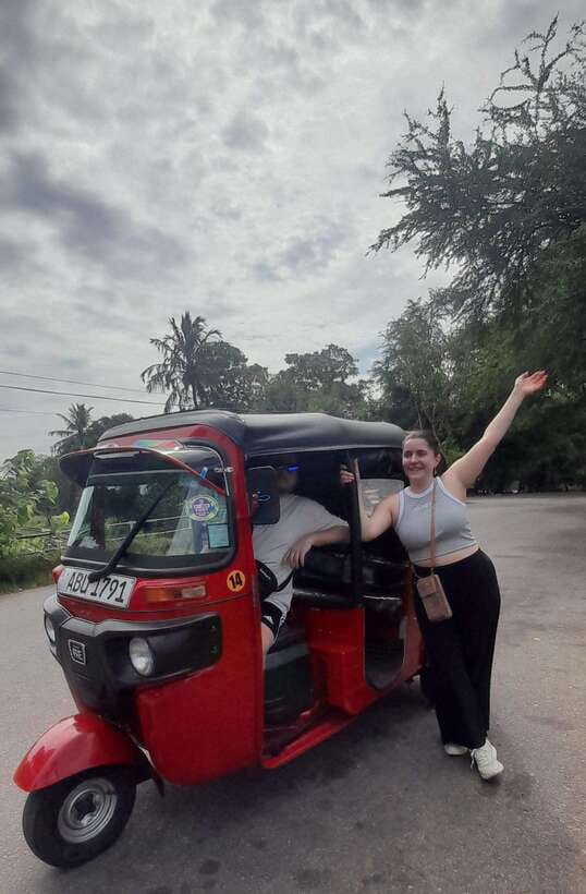 Colombo: Local Guide with Colombo City Tour by Tuk Tuk - Sri Kailawasanathan Swami Temple and the Red Mosque