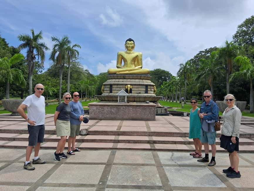 Colombo: Private City Tour by Tuk tuk - All Inclusive - Guides, language, and the private format