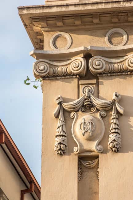 Colombo: private city tour from Negombo with hotel transfers - Galle Face Hotel and the Indian Ocean view
