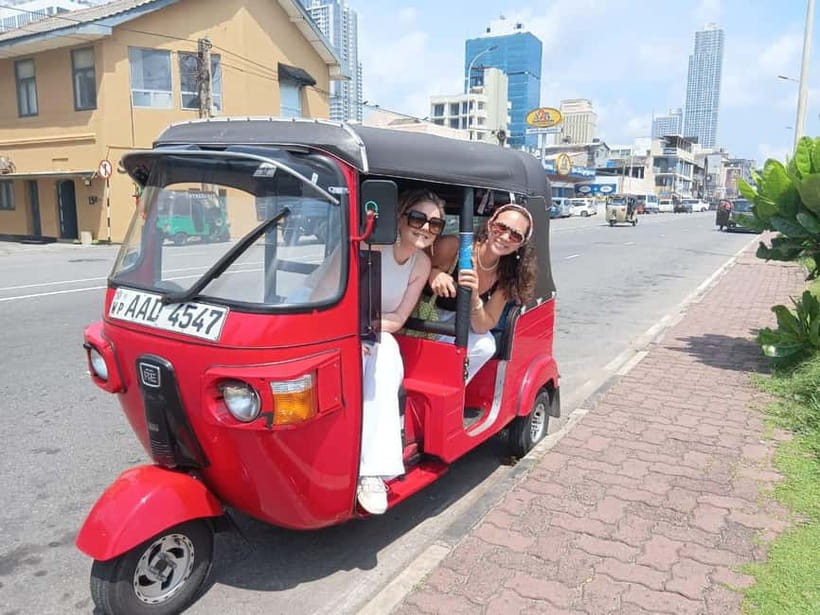 Colombo: Private City Tour with Local Food Tour by Tuk-Tuk - A three-hour introduction to Colombo by tuk-tuk