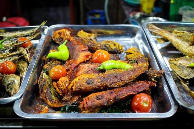COLOMBO PRIVATE CITY TOUR WITH street food( All inclusive ) - What happens when the city is on holiday