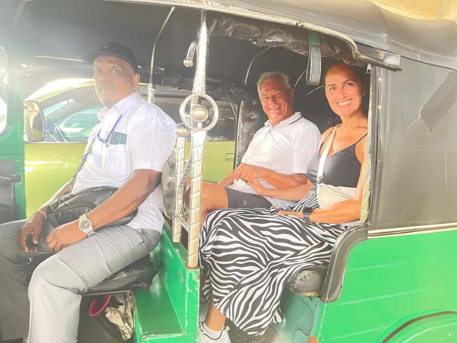 Colombo: Private Guided Tour of the City by Tuk-Tuk - Why a tuk-tuk is a smart way to see Colombo