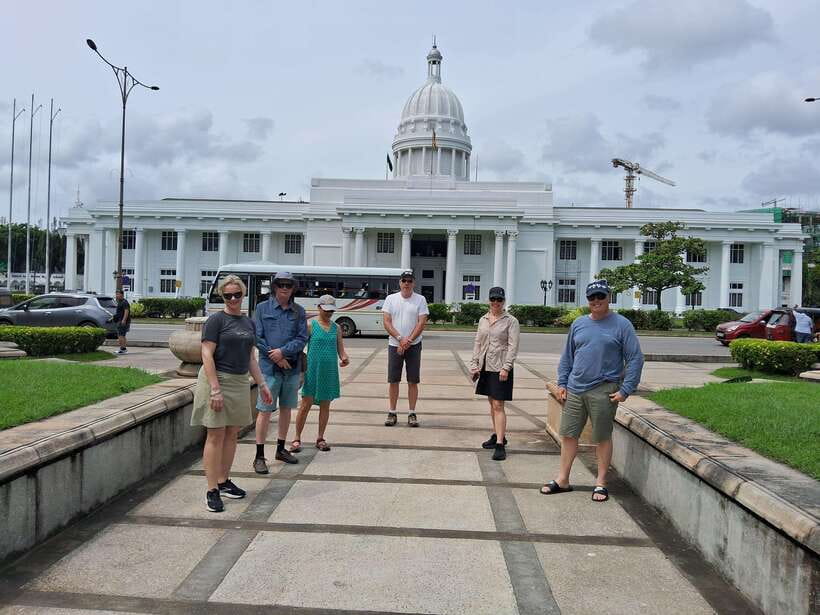 Colombo: Private Guided Tuk Tuk City Tour with Hotel Pickup - Independence Memorial Hall and the modern capital