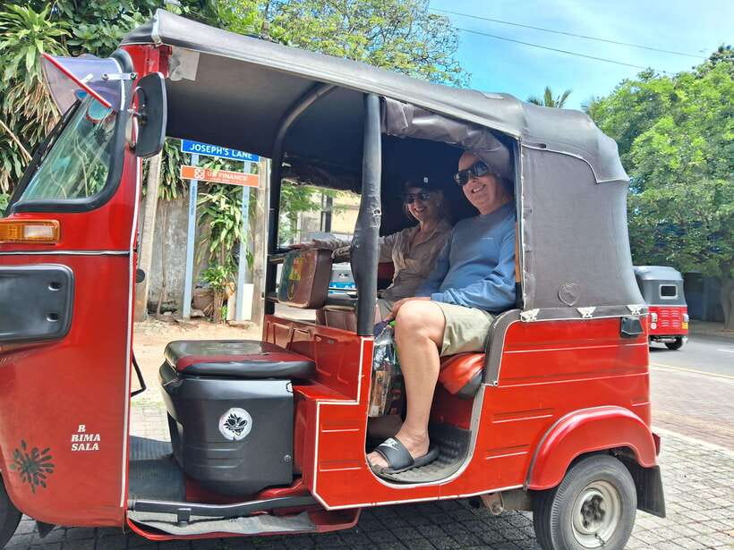 Colombo: Private Guided Tuk Tuk City Tour with Hotel Pickup - Tea, coconut water, and shopping stops