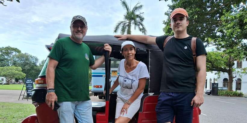 Colombo: Private Tuk-Tuk City Tour with All Entry Fees - Why a tuk-tuk is the right way to see Colombo