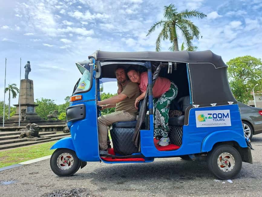 Colombo: Private Tuk-Tuk City Tour with Guide & All Tickets - Key points at a glance